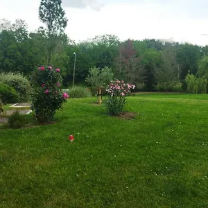Avec Entree Independante Dans Un Ecrin De Verdure Séjour chez l'habitant